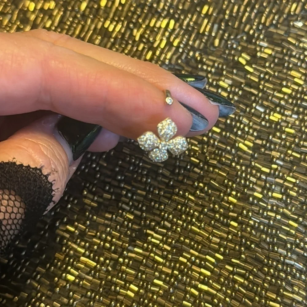 NEW Sparkly flower ring GP over‎ .925 silver